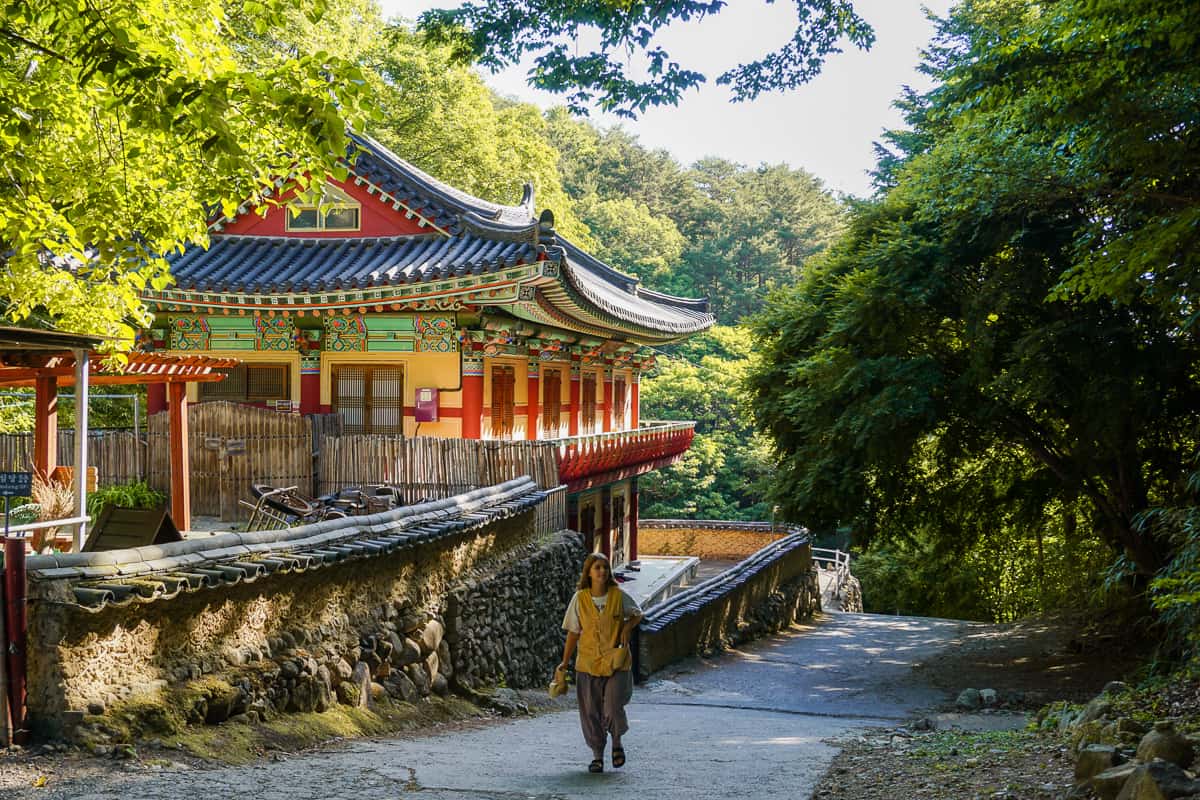 A Guide to Experiencing South Korea: Tips for American Travelers - Accommodation Options