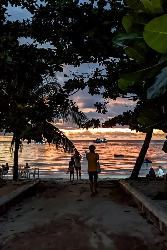 Sunset at Sairee Beach on your 3 days in Koh Tao