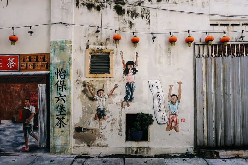 2 Week Malaysia itinerary - finding Street Art in Ipoh