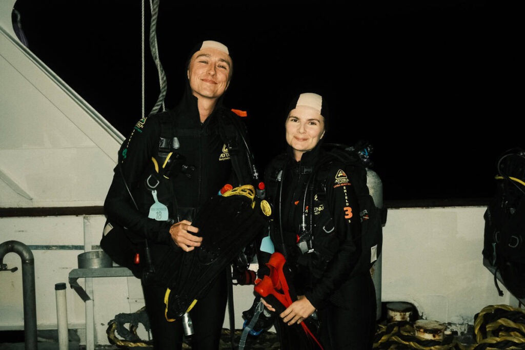 The Sunrise Dreamers ready for a night dive!